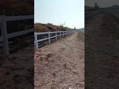 3 鉄線網のフェンシング 環境に優しい白いビニールホースフェンスパネル