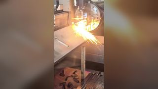 スチール製ガーデンフェンスパネル強くてスタイリッシュ