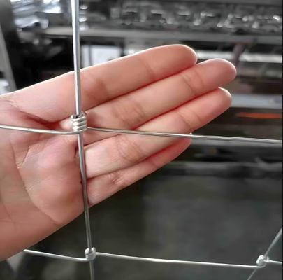 頑丈な1.5M*100M固定結び目亜鉛メッキ金属家畜フェンスネット、動物管理用